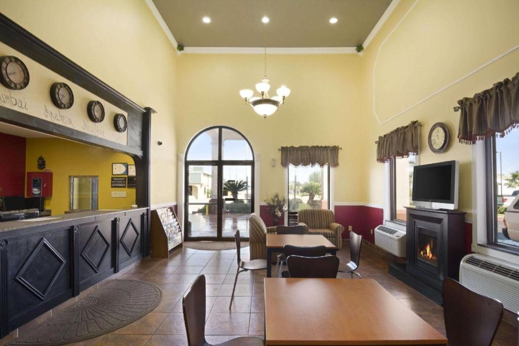 فندق Super 8 By Wyndham Baton Rouge/I-12 المظهر الخارجي الصورة