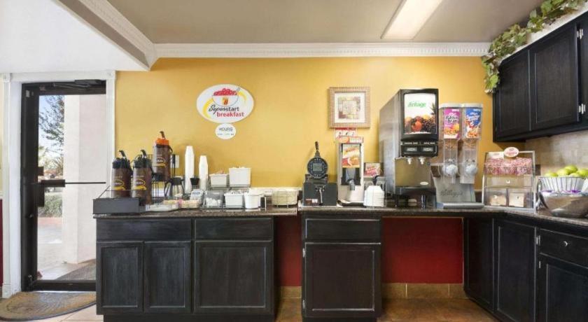 فندق Super 8 By Wyndham Baton Rouge/I-12 المظهر الخارجي الصورة